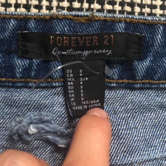 Distressed jeans skirt - Picture 2 of 3